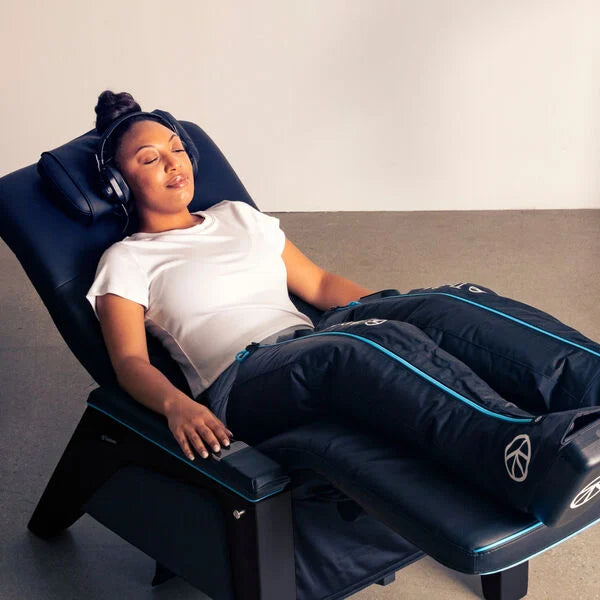 https://cdn.shopify.com/s/files/1/0678/8641/6131/files/Therabody-Lounger-Rivete-37354697720067.webp?v=1750814788