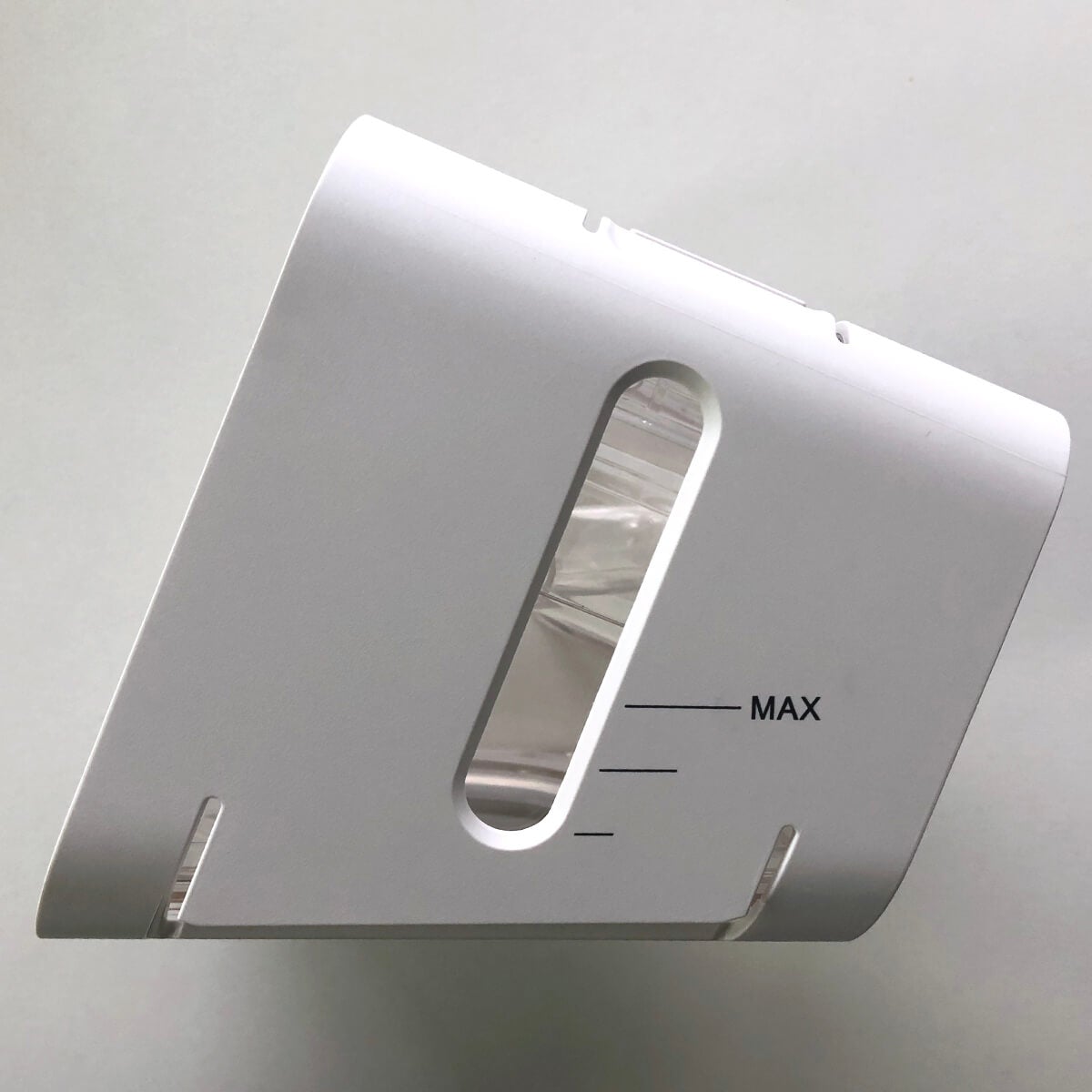 https://cdn.shopify.com/s/files/1/0318/9771/4819/products/iBreeze-Water-Chamber-Side-View.jpg?v=1642025019