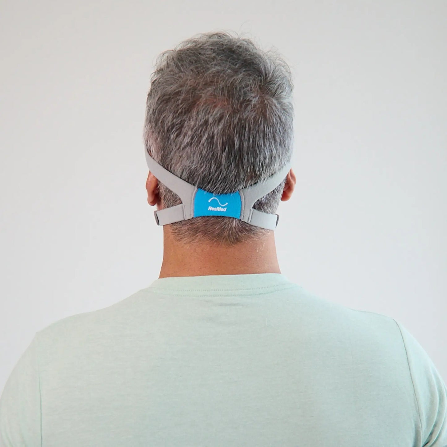 https://cdn.shopify.com/s/files/1/0318/9771/4819/files/man-wearing-resmed-airfit-f30-full-face-mask-back-view.webp?v=1745262656