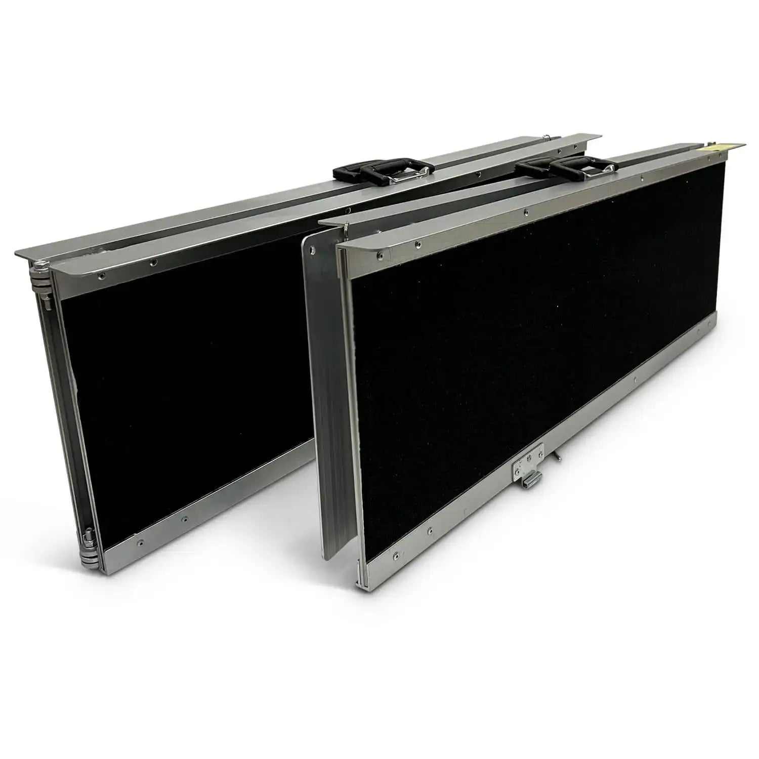 https://cdn.shopify.com/s/files/1/0678/8641/6131/files/ComfyGo-7ft-Suitcase-Ramp-Portable-Non-Slip-Mobility-Ramp-for-SUVs-Vehicles-Rivete-37212652142851.webp?v=1750814872