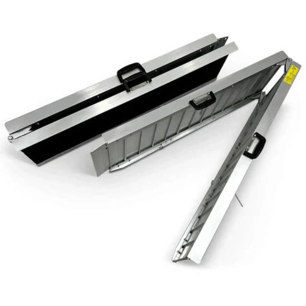 https://cdn.shopify.com/s/files/1/0678/8641/6131/files/ComfyGo-7ft-Suitcase-Ramp-Portable-Non-Slip-Mobility-Ramp-for-SUVs-Vehicles-Rivete-38755006972163.png?v=1750814883