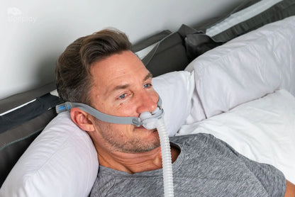 https://cdn.shopify.com/s/files/1/0318/9771/4819/files/Men-Bed-AirFit-P10-CPAP-Mask.webp?v=1745354187