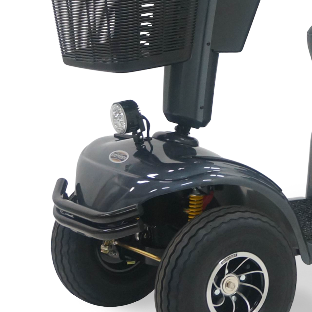 https://cdn.shopify.com/s/files/1/0678/8641/6131/files/Shoprider-Expedition-XL4-Mobility-Scooter-A-Heavy-Duty-New-Model-Rivete-37906189943043.png?v=1750209387