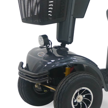 https://cdn.shopify.com/s/files/1/0678/8641/6131/files/Shoprider-Expedition-XL4-Mobility-Scooter-A-Heavy-Duty-New-Model-Rivete-37906189943043.png?v=1750209387