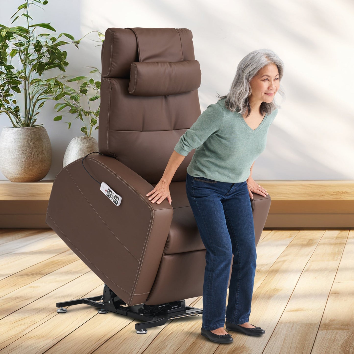 https://cdn.shopify.com/s/files/1/0672/3167/8641/files/laevo-zg-chair-with-lift-assist-1495843.jpg?v=1760472289