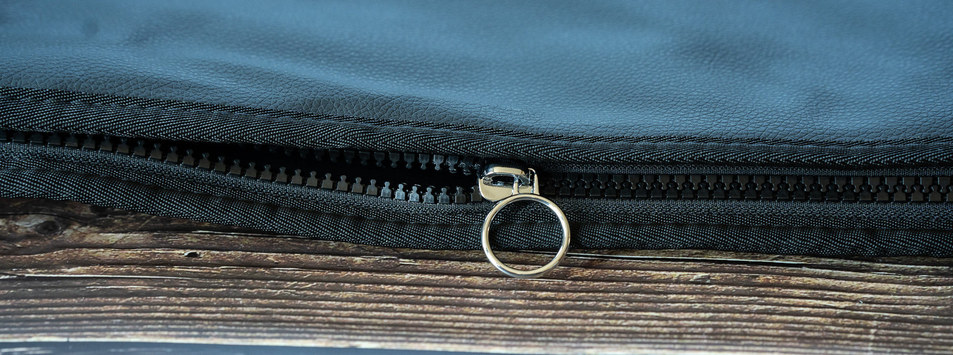 https://cdn.shopify.com/s/files/1/0714/1153/2082/files/largesaunablanket-amazon2-3.jpg?v=1691727623