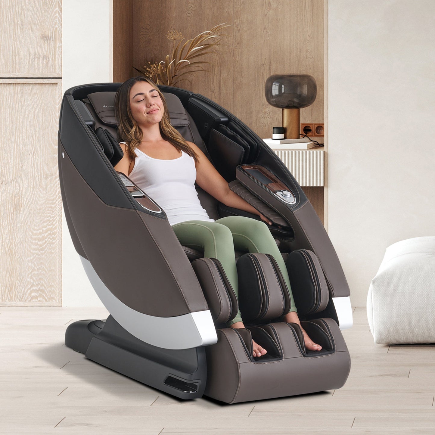 https://cdn.shopify.com/s/files/1/0672/3167/8641/files/super-novo-20-massage-chair-8370511.jpg?v=1760472288