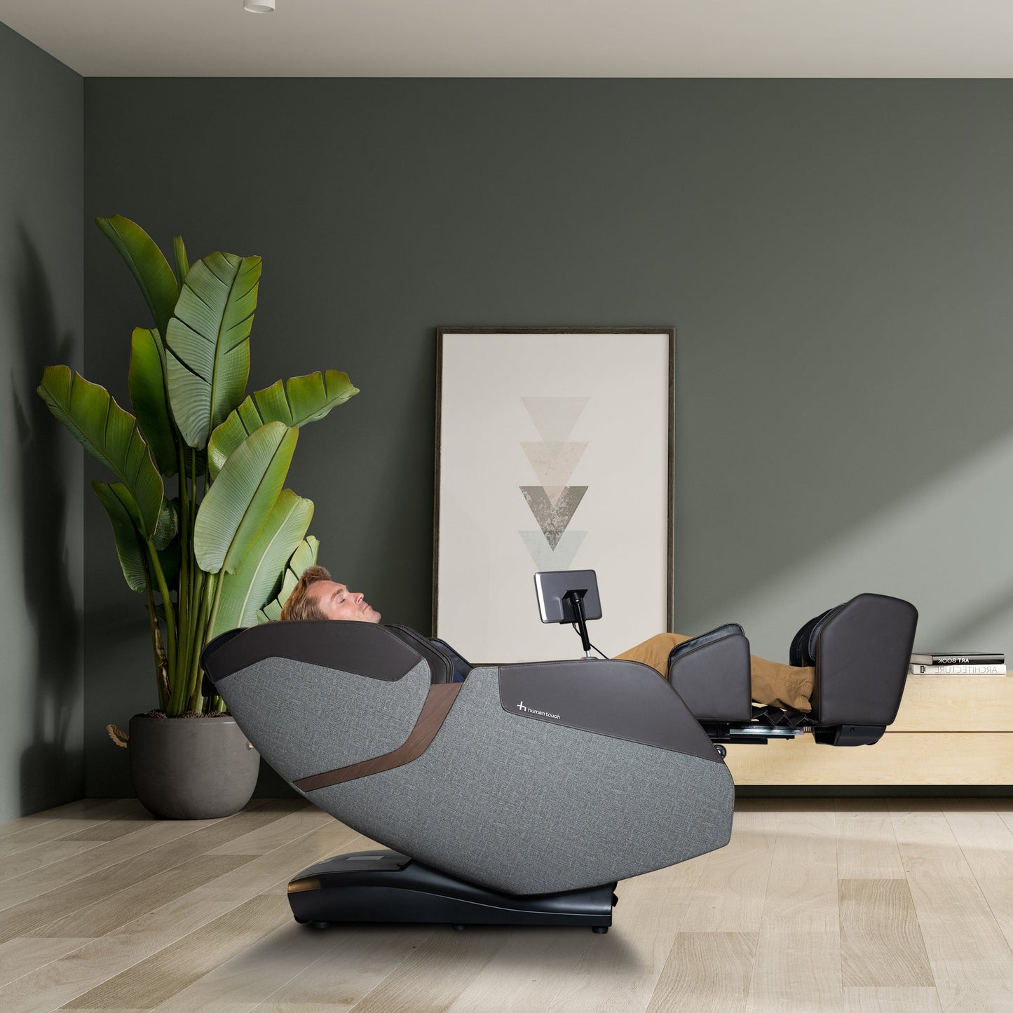 https://cdn.shopify.com/s/files/1/0672/3167/8641/files/wholebody-rove-massage-chair-5856191.jpg?v=1760472291