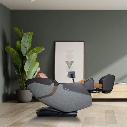 https://cdn.shopify.com/s/files/1/0672/3167/8641/files/wholebody-rove-massage-chair-5856191.jpg?v=1760472291