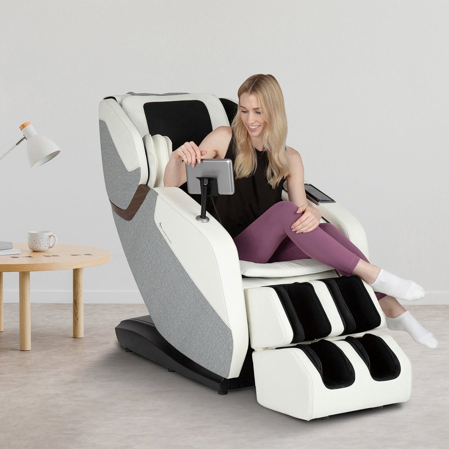 https://cdn.shopify.com/s/files/1/0672/3167/8641/files/wholebody-rove-massage-chair-9065932.jpg?v=1760472290